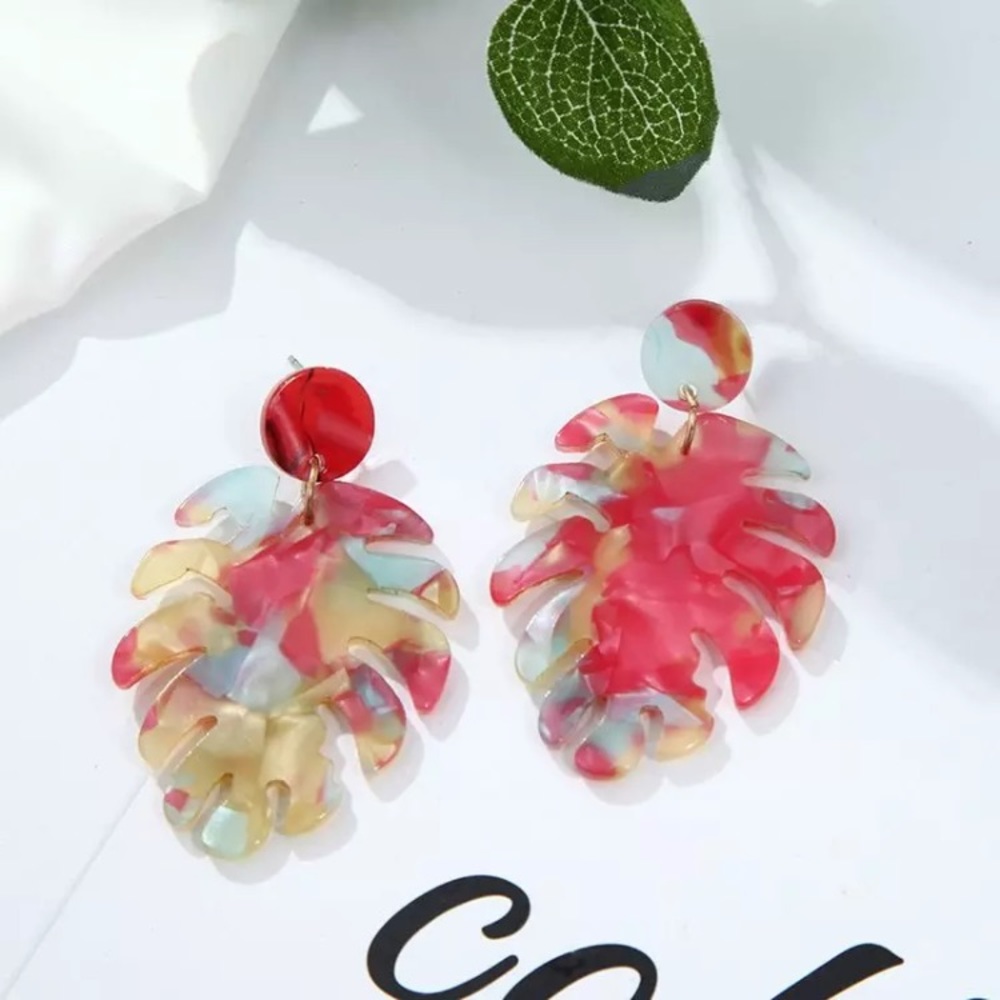 🔴𝟱/$𝟭𝟱🔴𝗖𝗟𝗘𝗔𝗥𝗔𝗡𝗖𝗘 Palm Earrings NEW - Picture 3 of 10